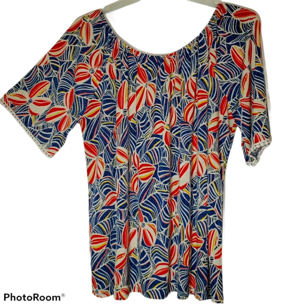 SjS women's plus size 3X floral print round collar laced sleeve  top. 635
